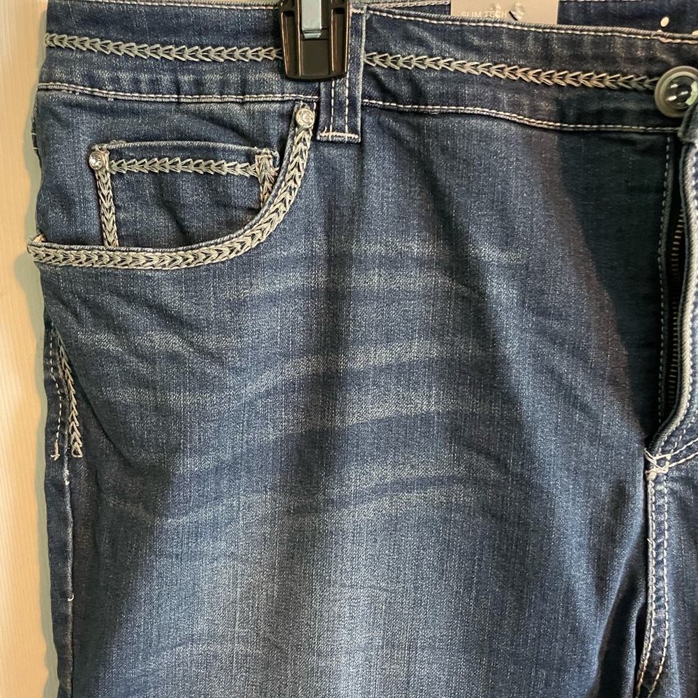 Women’s capris. 24w jeans